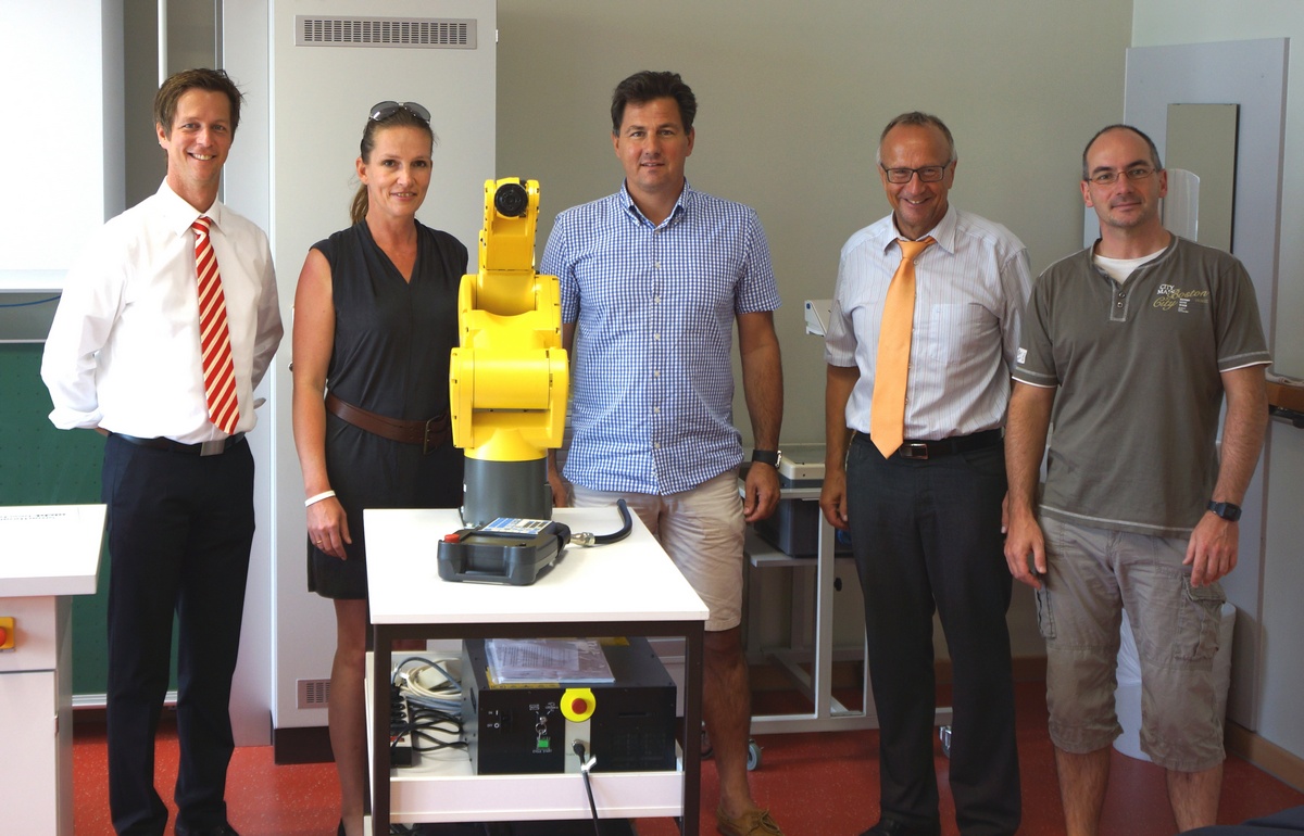 Roboter FANUC 2015.jpg